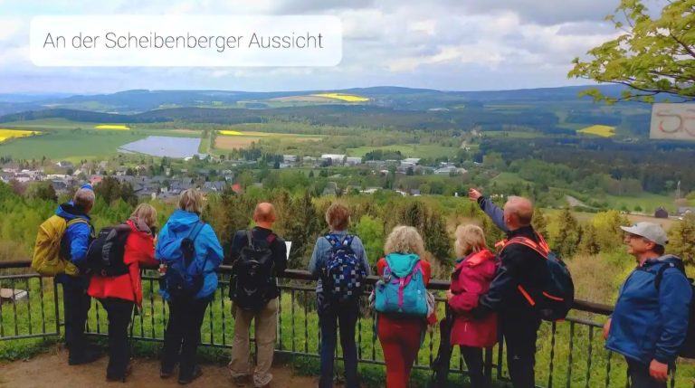 Auf dem Scheibenberg-Gipfel Blick übers Erzgebirge